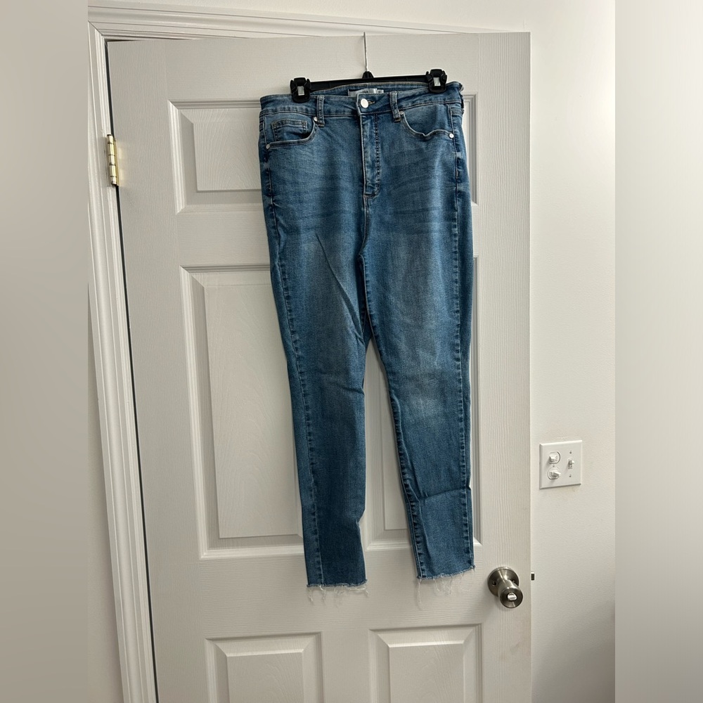 Justfab women’s jeans size 31